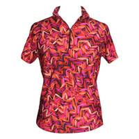 Short Sleeve Golf Top in Zig Zag Print