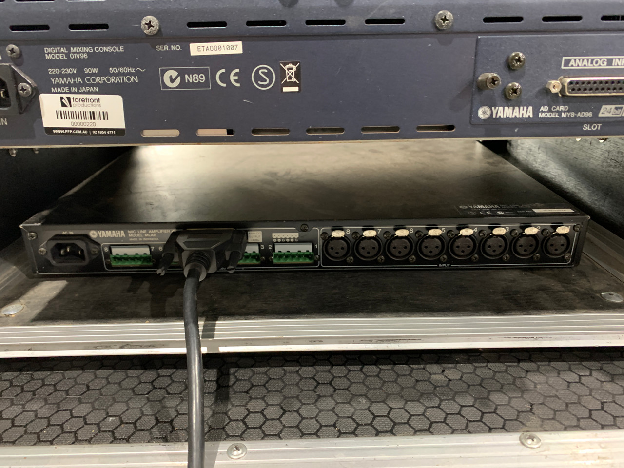 (USED) Yamaha O1V96 Digital Mixer with MLA8 8channel Preamplifier and Case