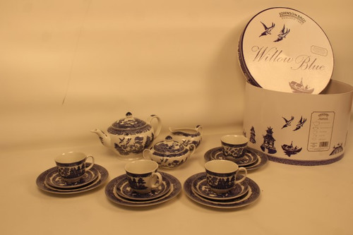 20pc Johnson Brothers England 1883 Blue Willow Tea Set