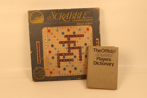 1977 Scrabble Deluxe Rotating w/Dictionary
