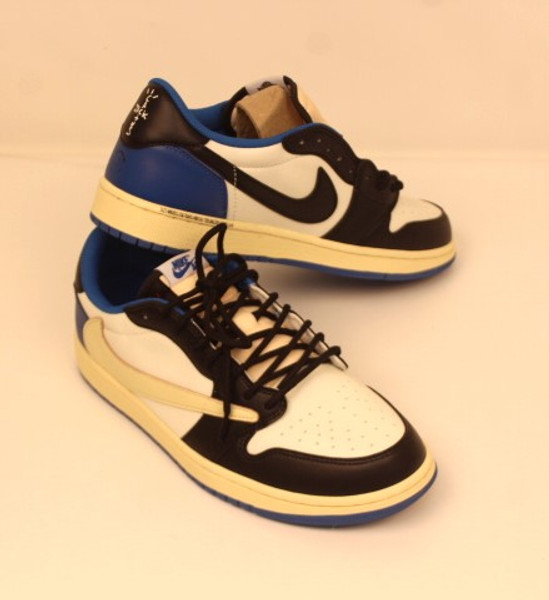 Travis Scott X Air Jordan 1 Low OG Sneaker