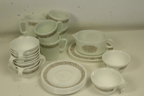 Vintage 26pc. Corelle Woodland Brown Set