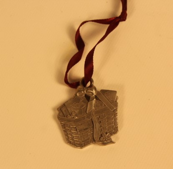 Longaberger 1996 Pewter Christmas Ornament