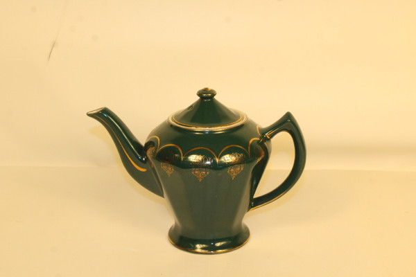 Vintage Hall 6 Cup Tea Pot