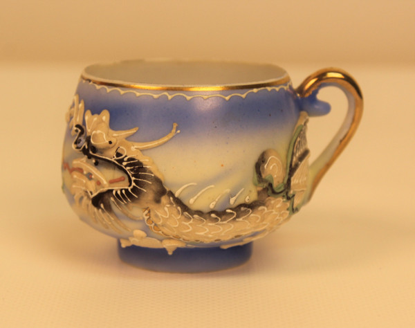 Vintage Dragon Ware teacup with Geisha Hallmark