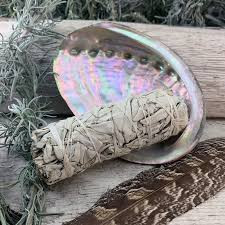 Cleanse your space, shift your energy, and set your intentions with our sage smudge. Burning sage is one of the oldest and most effective ways to clear stagnant energy from your home, crystals, or aura. Perfect companion for your crystal collection. Measures 4 inch long White Sage Smudge Stick.

For cleansing and clearing negative energy from spaces, objects and the human aura.
