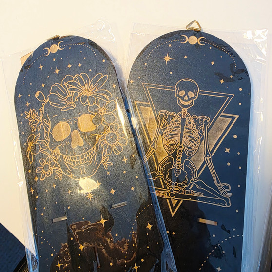 Our pendulum holders are too easy!  Just connect the two pieces of lightweight wood, hang on the wall, then hang up to 10 Pendulums. Perfect for collector of Pendulums. Equally suited to the lover of necklaces!