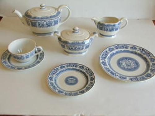 Yale Wedgwood Lunch/Tea Service - Set of 8