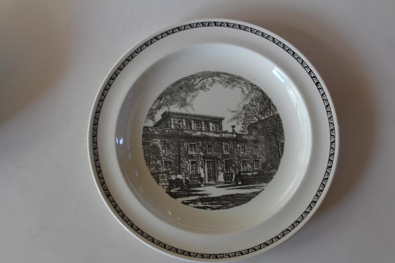 MIT Wedgwood Plate - President's House - Collectible Ivy
