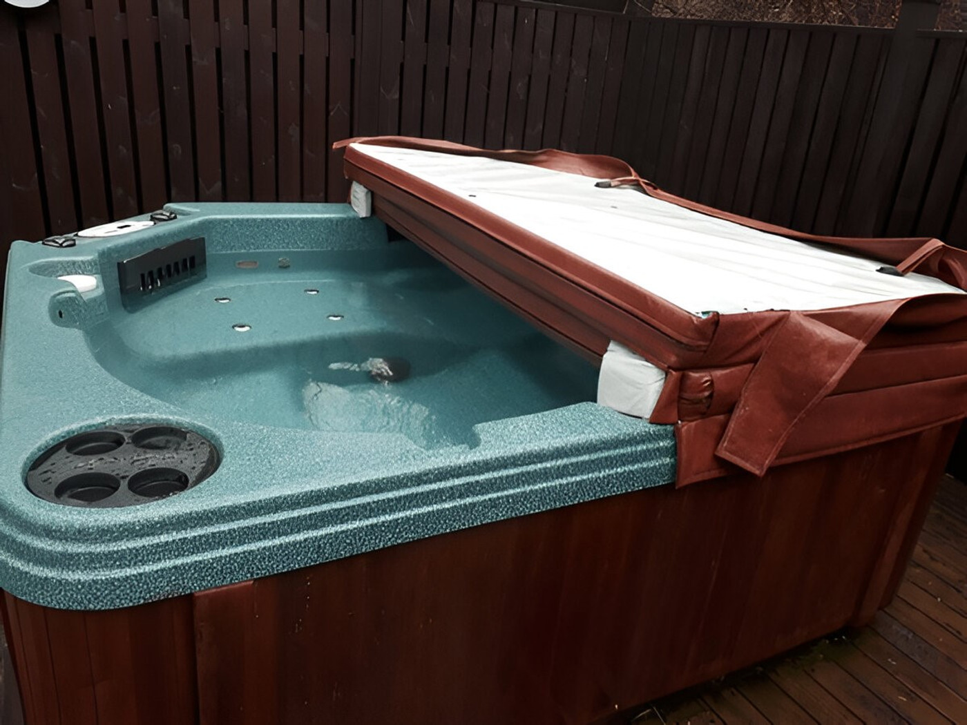 Quality Jacuzzi Covers for Sale from Northern Hot Tub Covers
