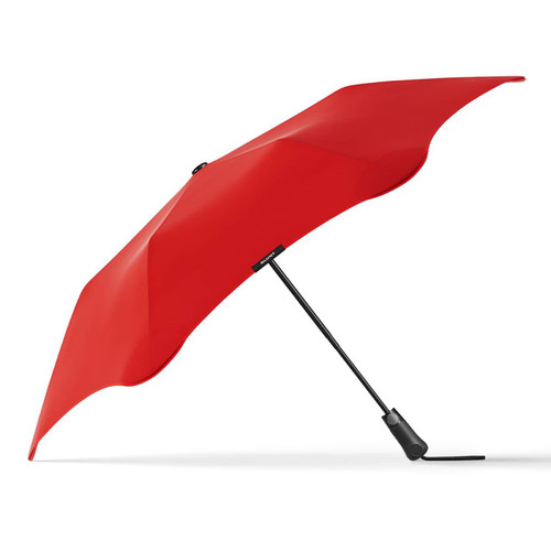 BLUNT Metro Collapsible Umbrella Cherry Red – side view open canopy