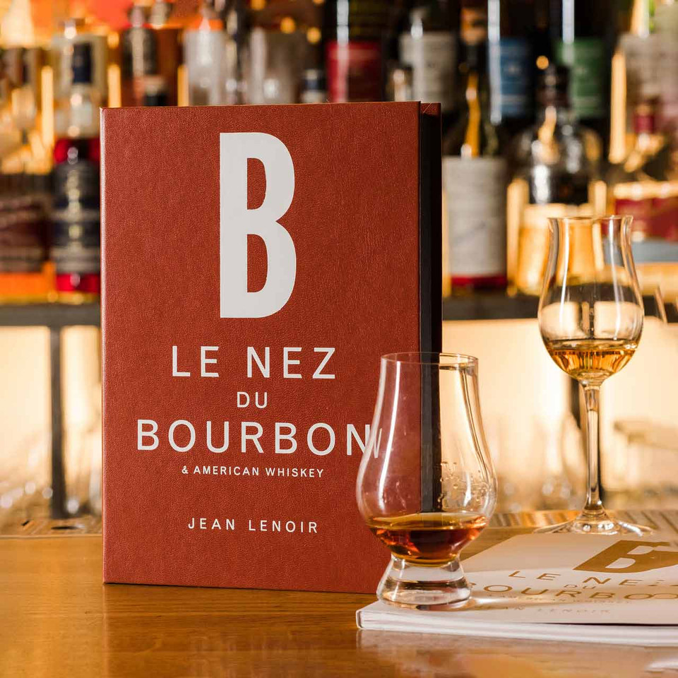 Le Nez Du Bourbon - American Whisky 12 aromas set and whiskey glass with bar counter | the design gift shop