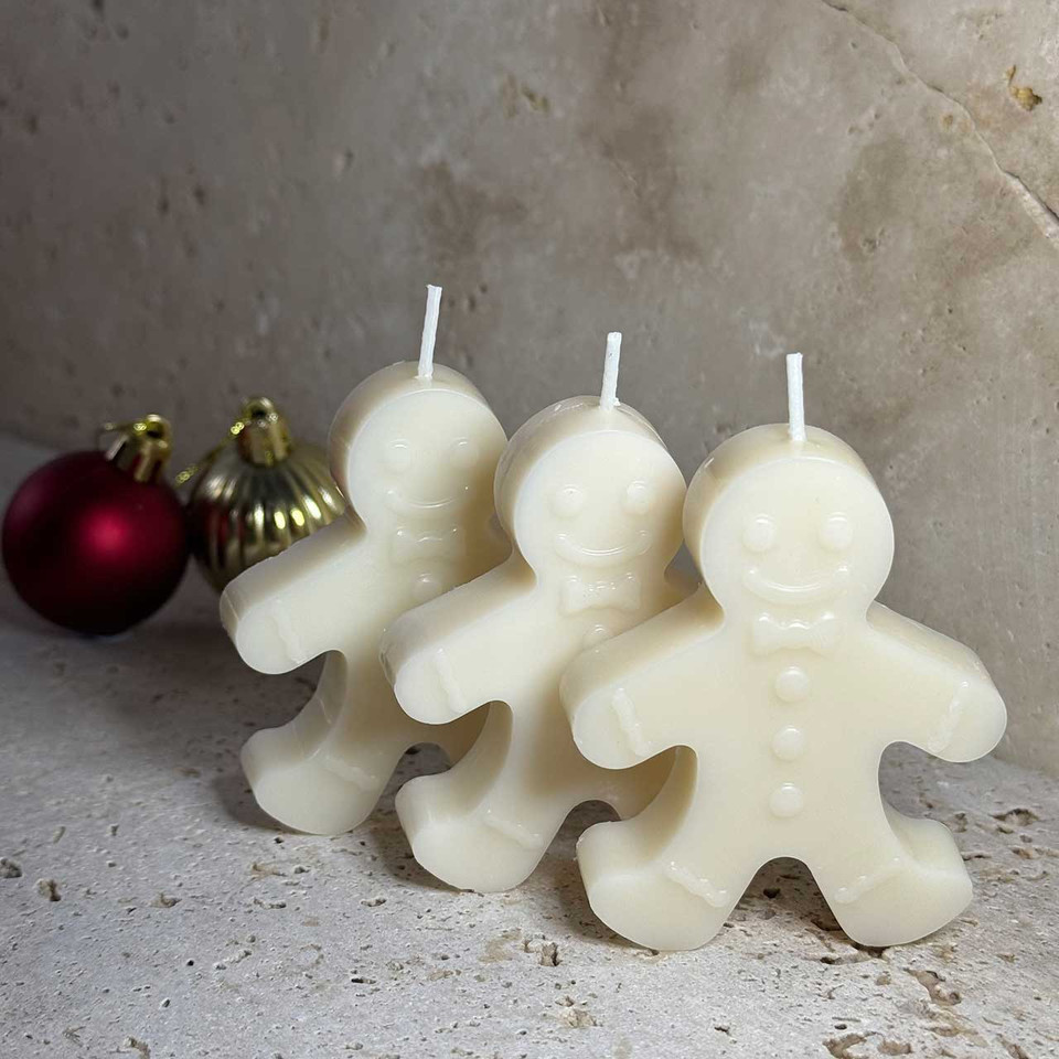 Soy Wax Candle Christmas Gift Set Gingerbread Men (3 pcs) | the design gift shop