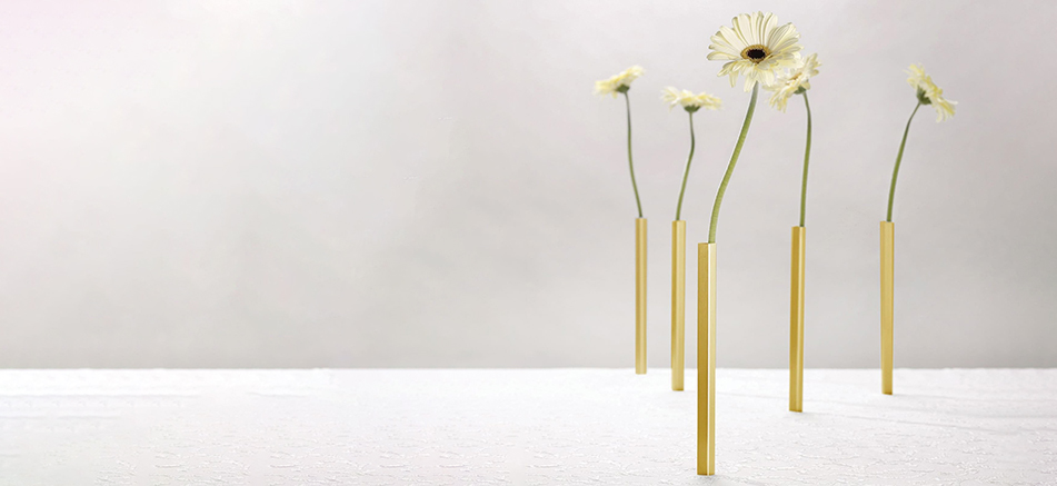 peleg design magnetic vases set gold