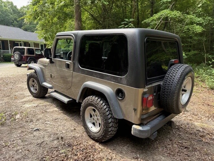 2‑Piece Modular Hardtop for Jeep Wrangler Unlimited LJ (2004–2006)
