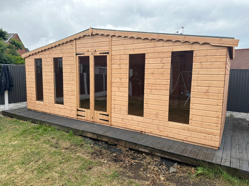 20x10 apex summerhouse double long window doors x4 single long windows 