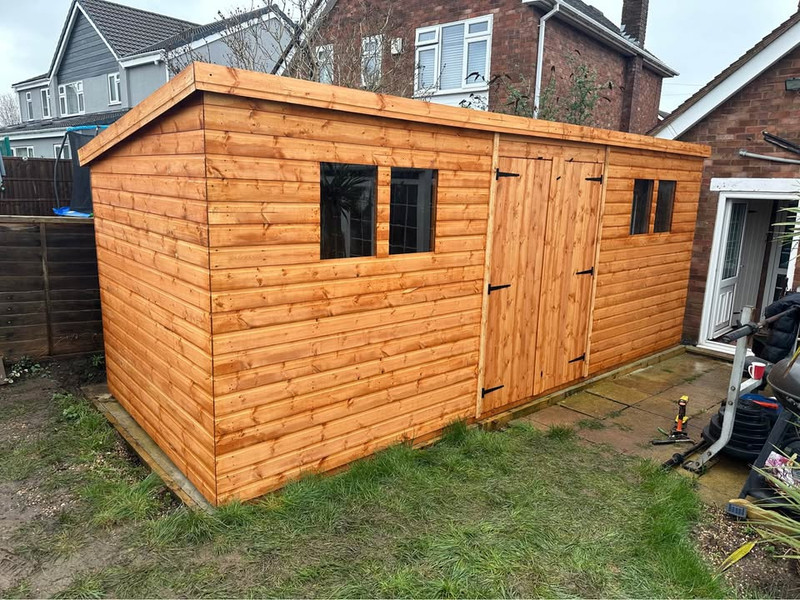18 x 8 pent double doors x4 single windows & EPDM rubber roof