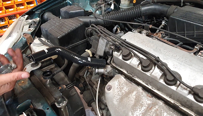 Matching the silicone coolant hose to the correct fitting position