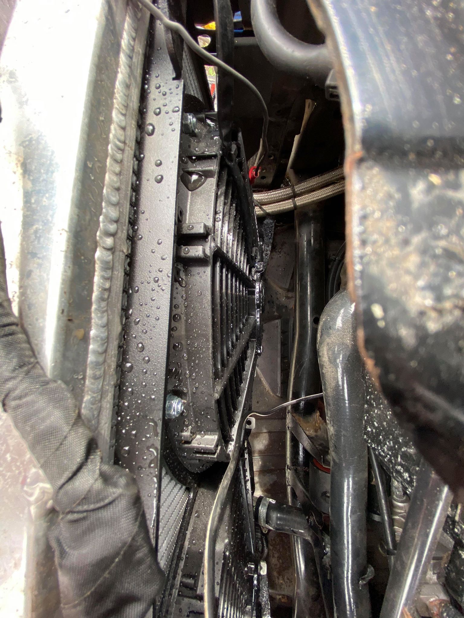 Honda Civic FN2 fan shroud refitted with engine bay clearance checked
