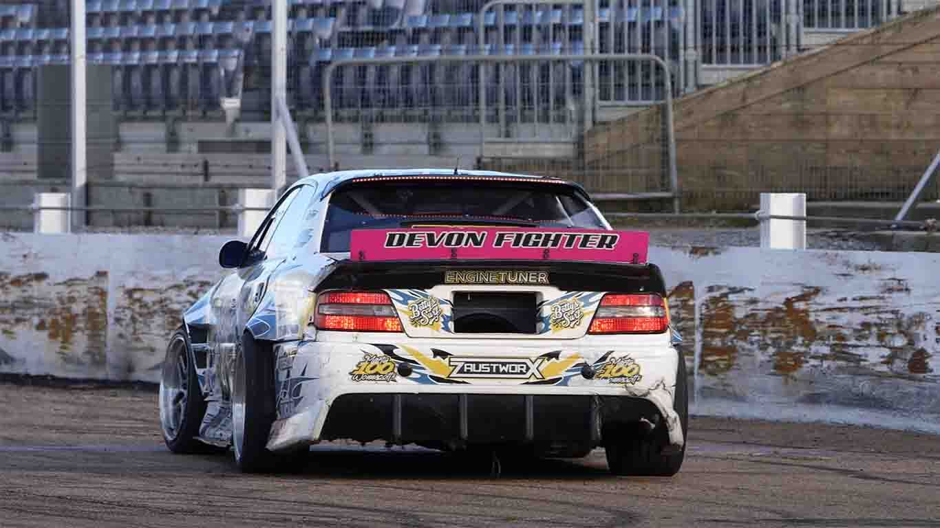 Rear view of Martin Wonnacott's Toyota Chaser drift car