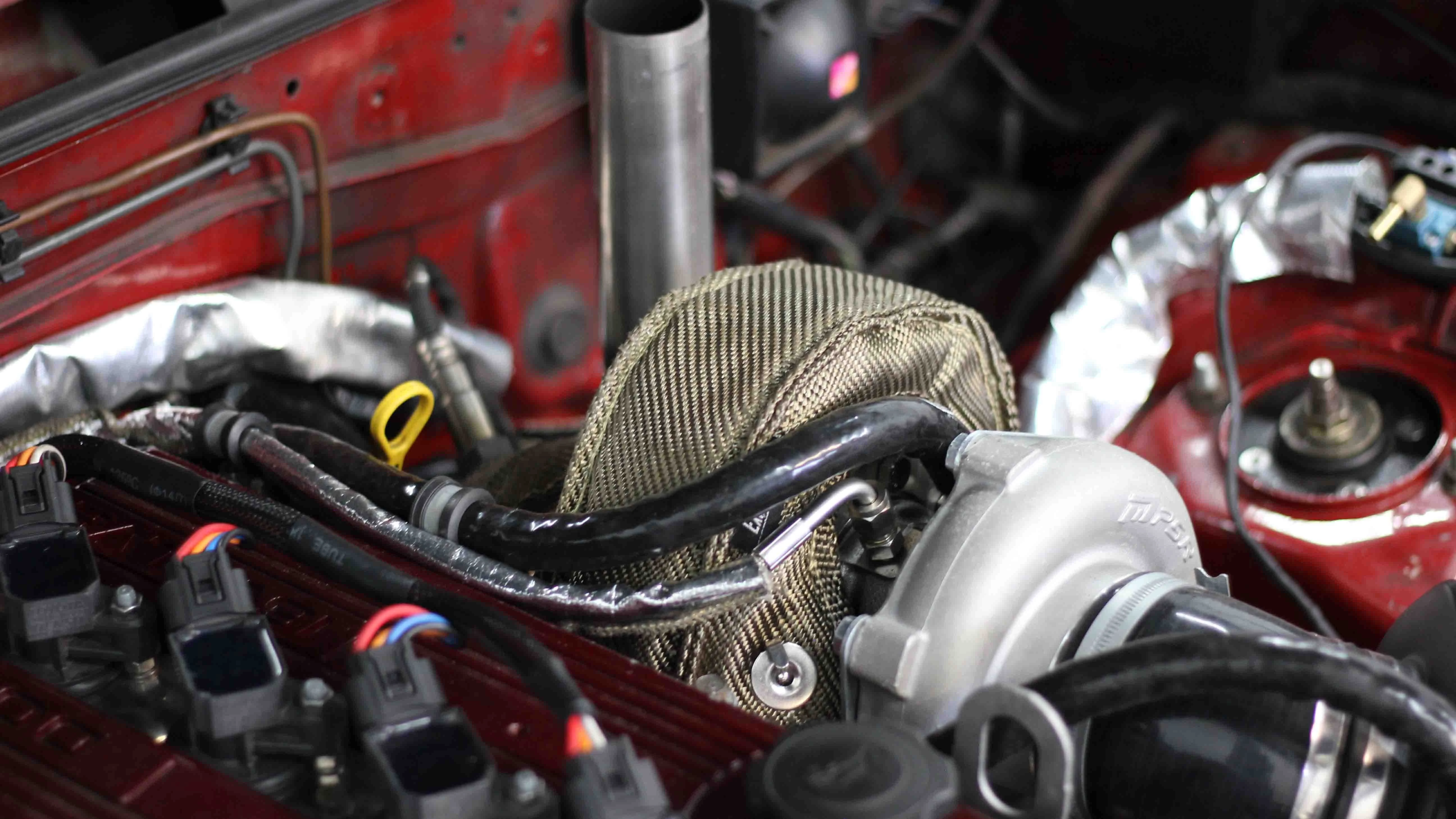Tom's turbo maxda mx5 using an Exoracing turbo blanket and silicone heat sleeve