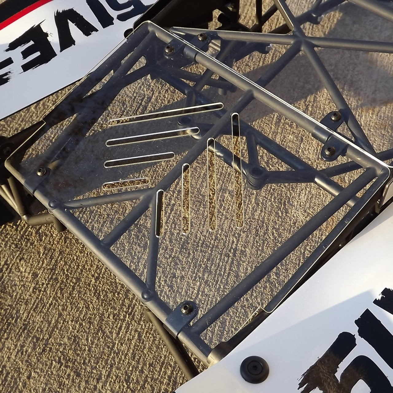 LOSI 5IVE-T & 2.0 REAR LOWER WINDOW - LASER CUT! lt-losi-5ive-t-body-panels-of-flat-pc-material-in-various-colours-rovansports-nl