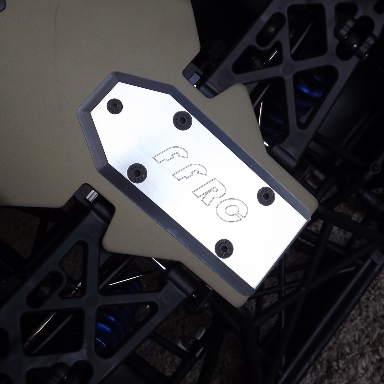 Just look at that beautiful finish!  These skids are a full 3/16" thick, thats almost a quarter inch of material there.  Can you say heavy duty??