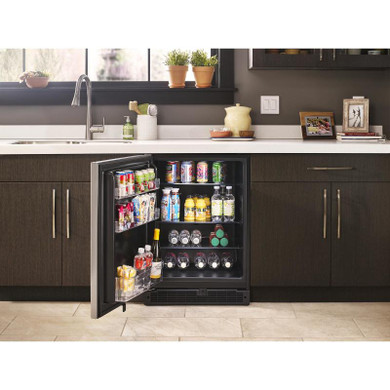 Whirlpool® 24-inch Wide Undercounter Refrigerator with Towel Bar Handle - 5.1 cu. ft. WUR35X24HZ