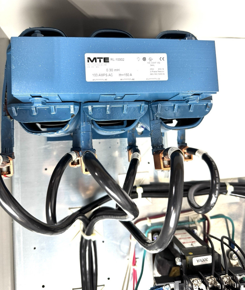 Yaskawa CIMR-P7U4037 Enclosed  HP60 VAC 480 NB15278158A P7 Drive