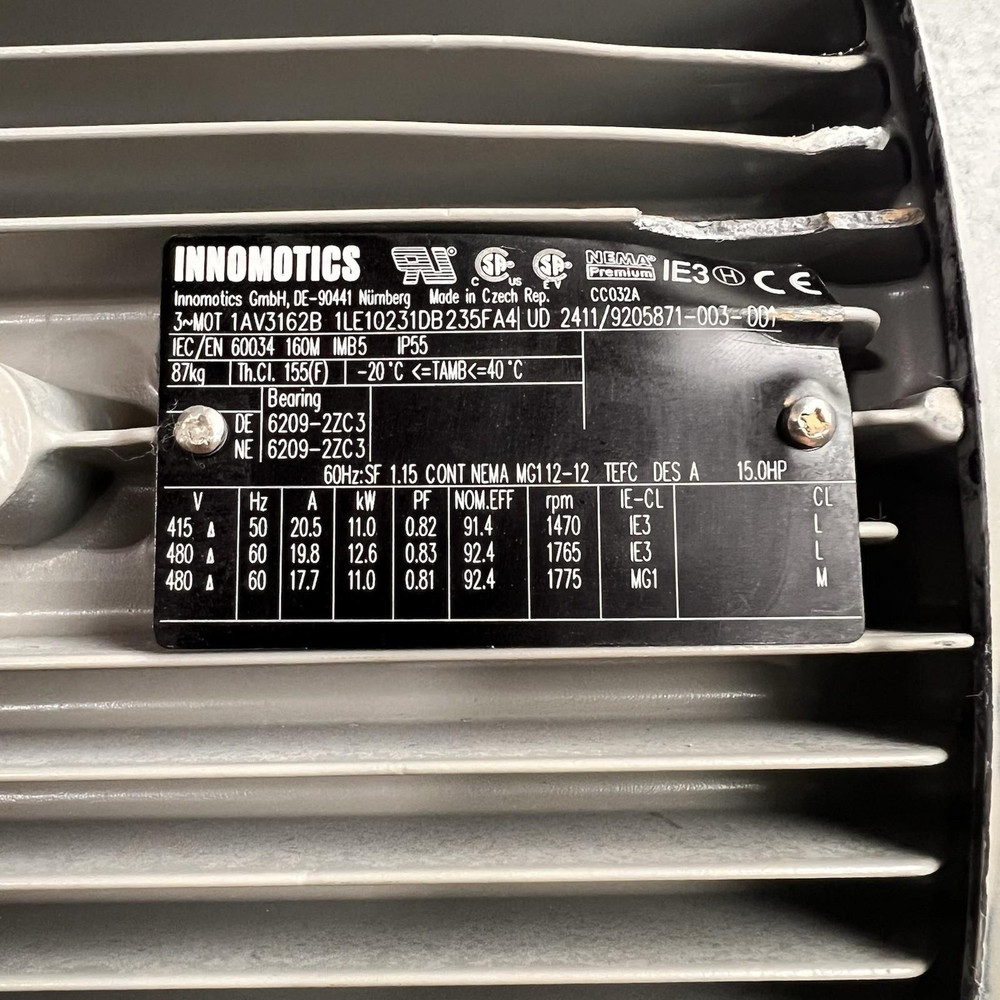 Siemens 1LE10231DB235FA4 Electric Motor | 3-Phase AC | 15 HP 1800 RPM                         The motor has a small chip in it, view last photo.
