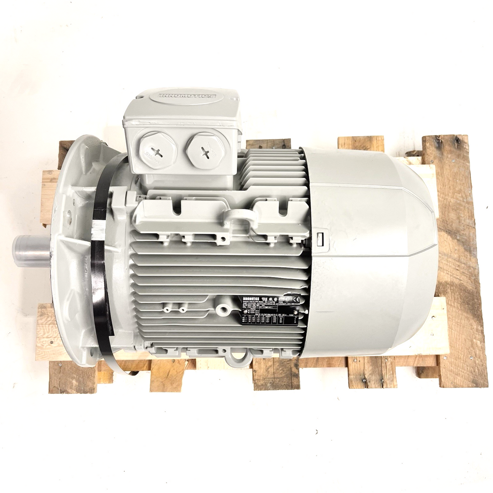 Siemens 1LE10231DB235FA4 Electric Motor | 3-Phase AC | 15 HP 1800 RPM                         The motor has a small chip in it, view last photo.