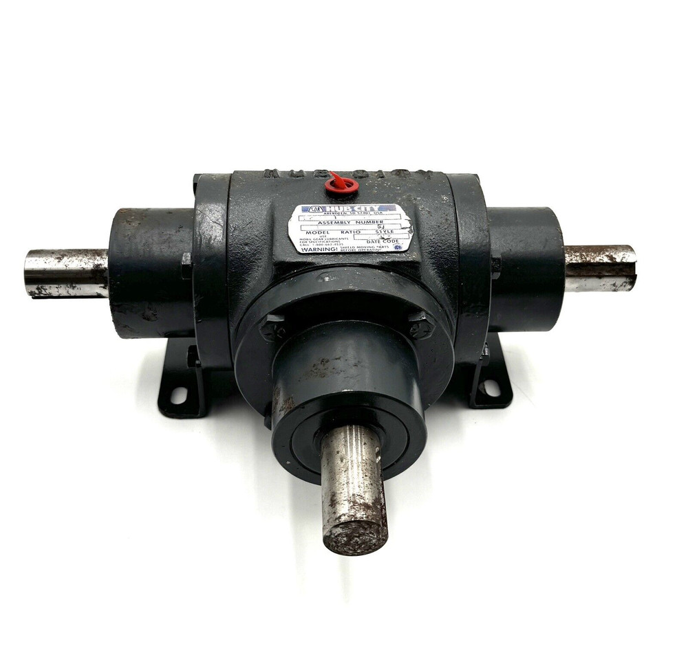 Hub City 0220-00551-011 Model 11 1.8/1 Ratio Bevel Gear Reducer