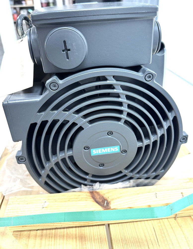 Siemens 1PH8137-1DB12-2BA1 Motor, Async, 3AC, 165NM, 6.9KW, 400RPM, KEY