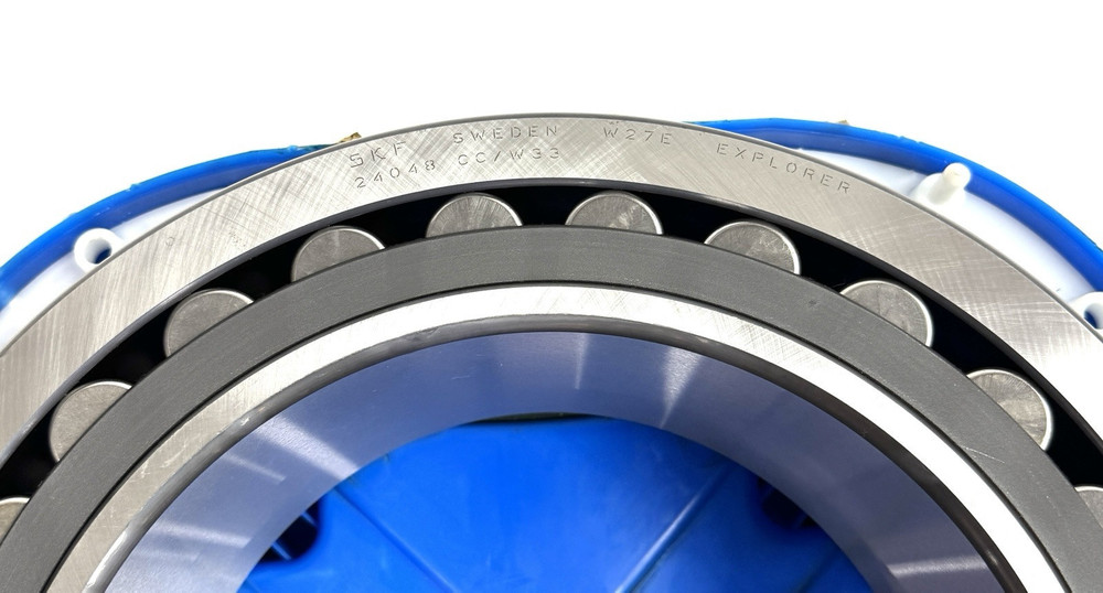 SKF 24048 CC/W33 Spherical Roller Bearing with Relubrication Features