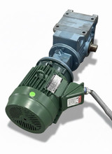 Sew-Eurodrive KA77BAM184 Helical Gear Reducer w/ Toshiba B0054FLF2AYH 5HP Motor