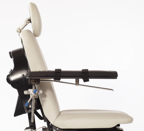 New UMF Procedure Chair Articulating Arm Board Package for 5200, 4040/4070, 4010/4011/5016 series. Package Includes Universal Accessory Rail, Clamp and Articulating Armboard from Medera Medical