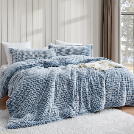Cozy Peaks - Coma Inducer® Oversized Queen Comforter - Chevron Frosted Navy