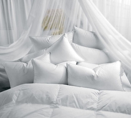 Luxury Down Alternative Standard Pillow