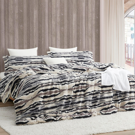 Oversized Comforters by Byourbed, where our Queen is a King Sized Comforter  and our King is an Oversized Comforter for your bedding comfort and decor.  From Comforters and Duvets to Sheet Sets