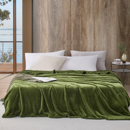 Me Sooo Comfy - Coma Inducer® Queen Bedding Blanket - Pesto