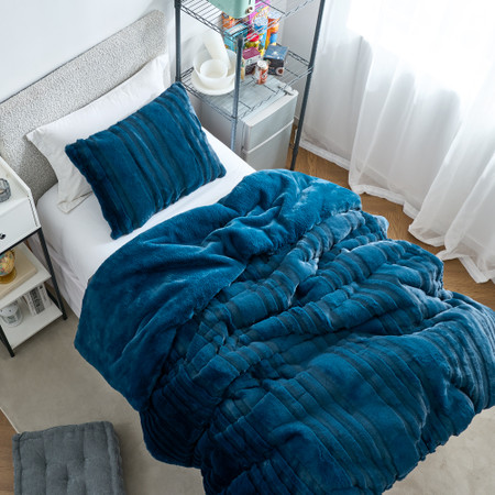 Chunky Bunny® Freezin Waters - Coma Inducer® Oversized Twin Comforter Set - Nightfall Navy