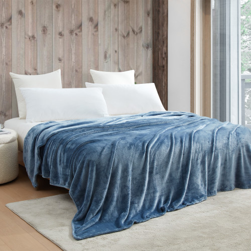 Trendy Blue Queen Bedding Blanket Coma Inducer Lightweight Bedding Essentials