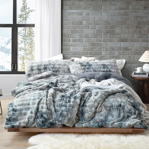 Chunky Bunny Spotty Yoga - Coma Inducer® Oversized King Comforter - White Gray