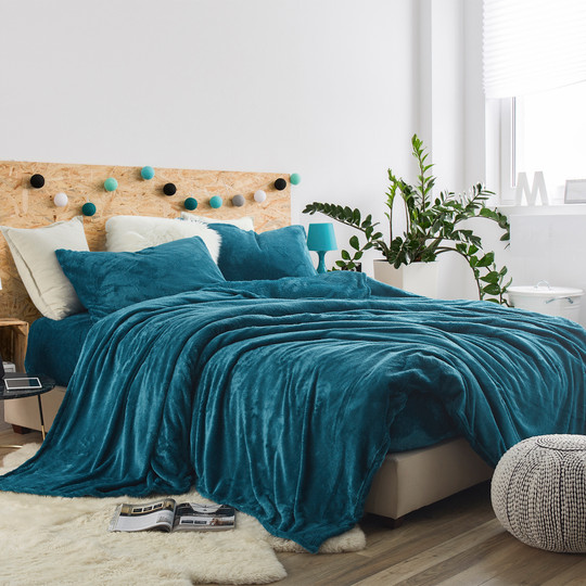 https://cdn11.bigcommerce.com/s-2rfgyth3m1/images/stencil/540x540/products/29042/134823/plush_me_sooo_comfy_queen_sheet_set_ocean_depths_tsal-ver-elite_studio_2__77500.1672266765.jpg