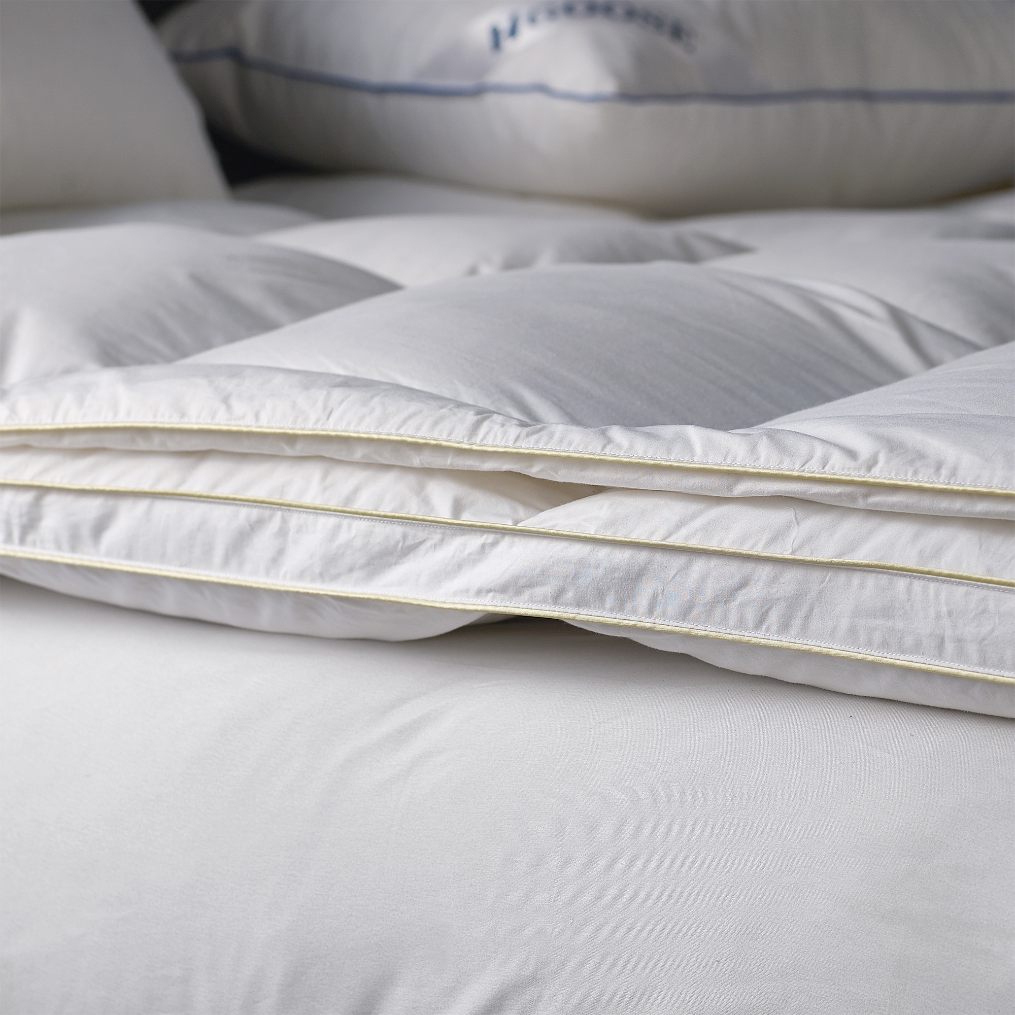 HGOOSE - Down Top Hungarian Featherbed - California King