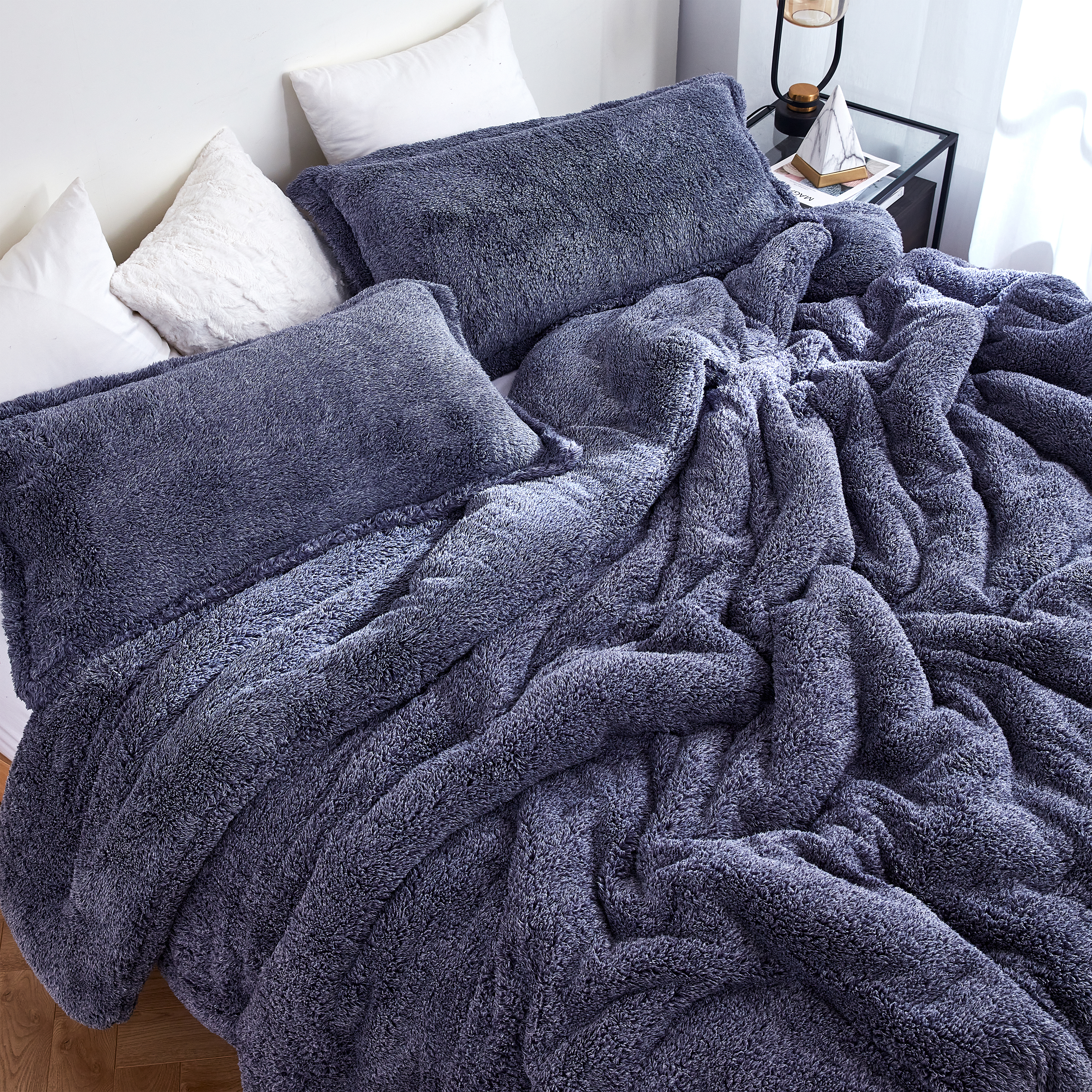 Trendy White Frosted Blue Queen XL Bedding Decor Soft and Stylish XL Queen Bedding Essentials