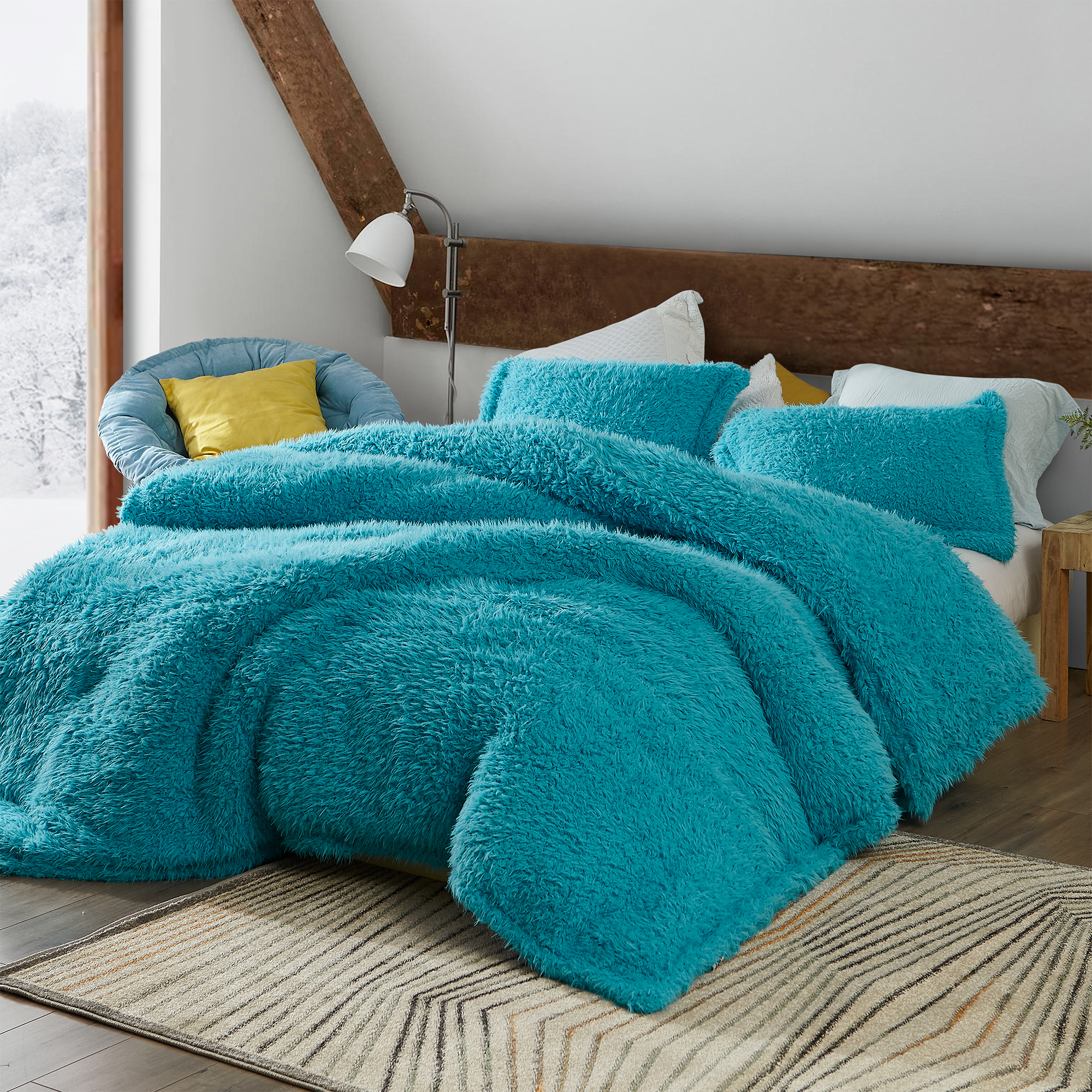 Unique King Bedding Essentials Eye Catching Aqua Bedroom Decor Pieces for King Sized Bed