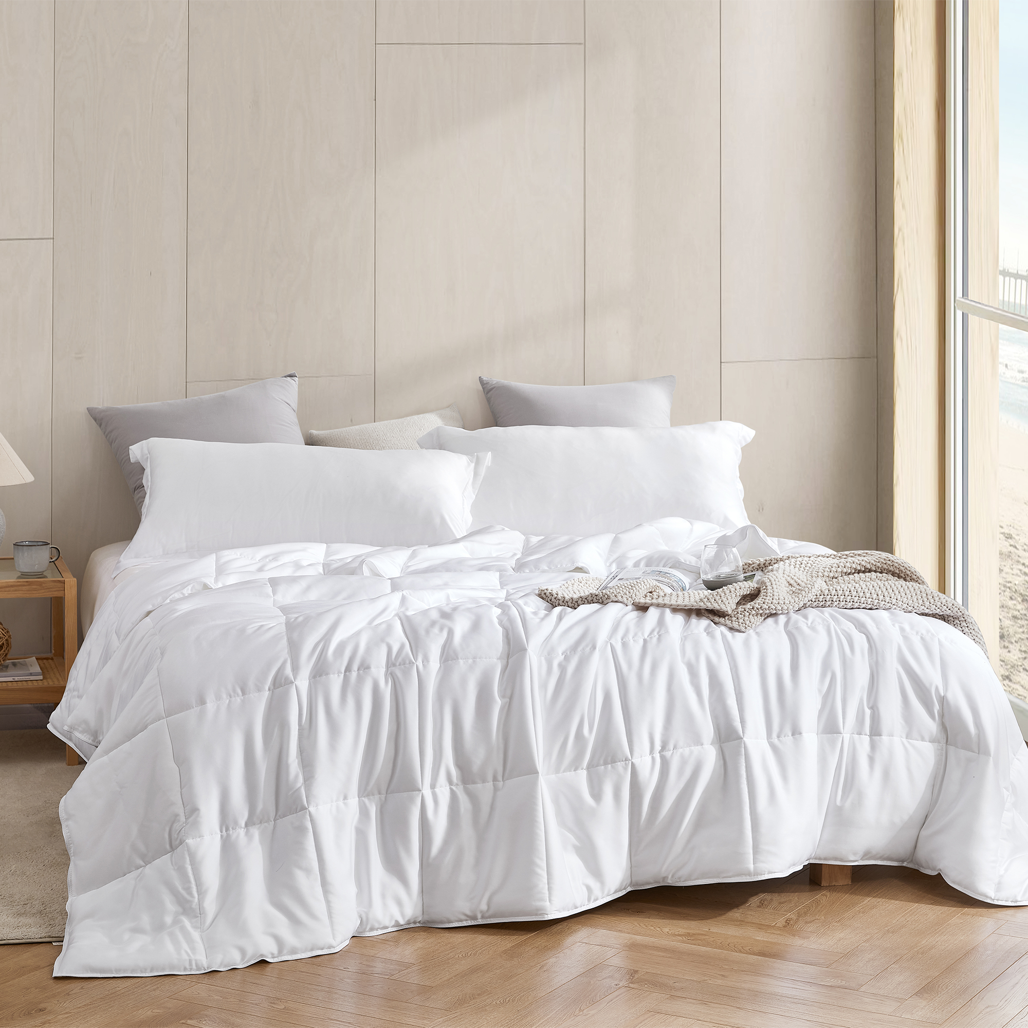 Machine Washable White Queen Oversized Comforter Easy to Clean Extra Large Queen Bedding Set