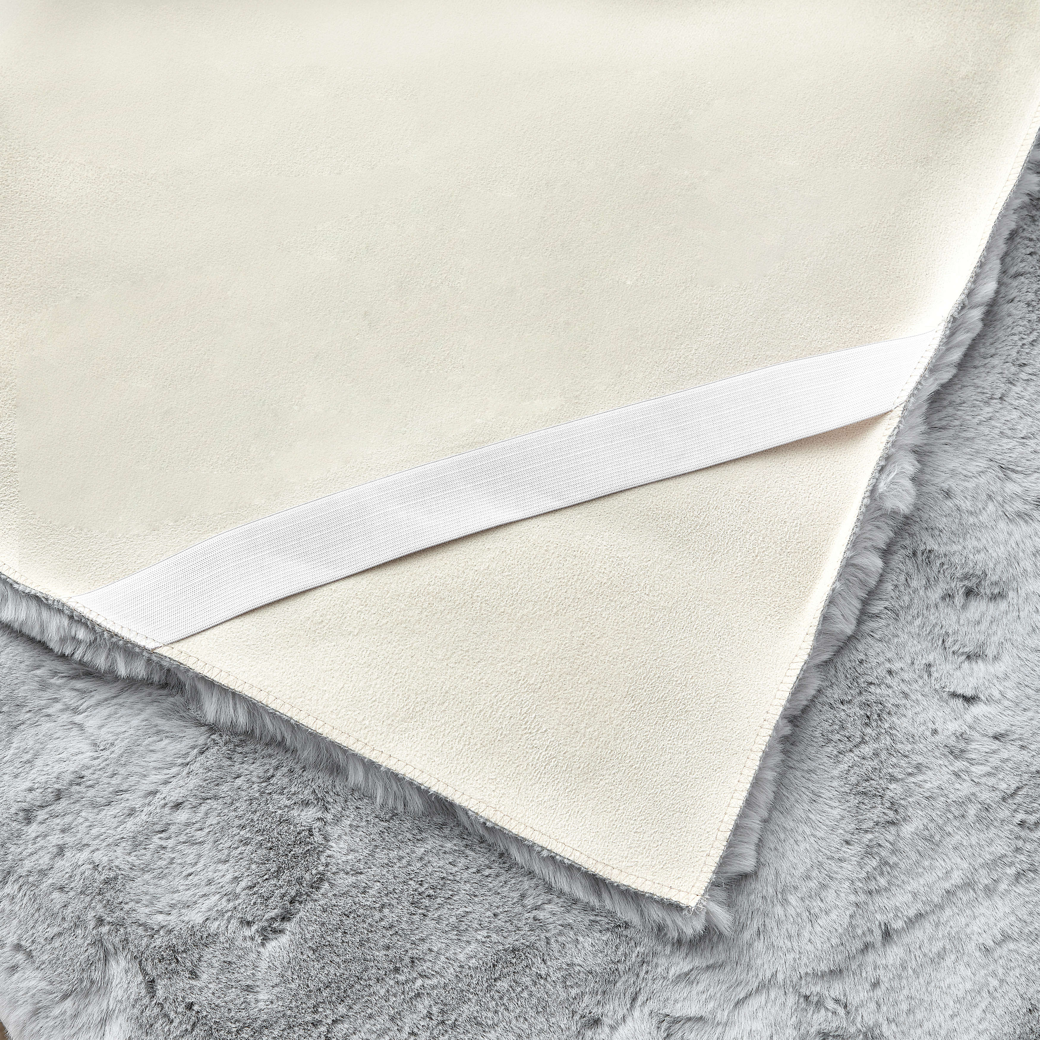 Plush Mattress Pad with Anchor Band Straps Easy to Use King Bed Topper Made with Luxury Plush Bedding Materials