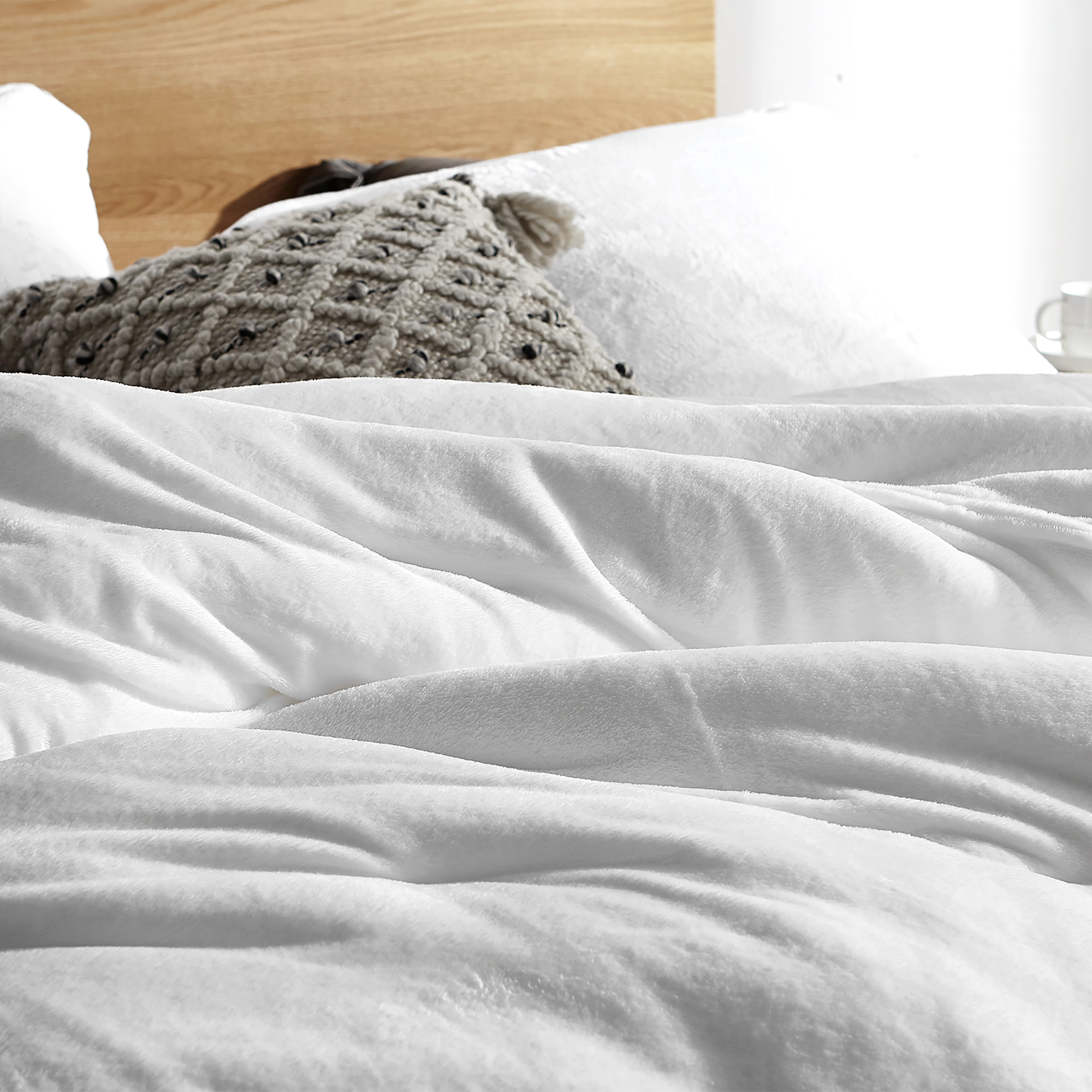 Pure White Queen Oversized Bedspread Ultra Soft Queen Extra Large Plush Comforter